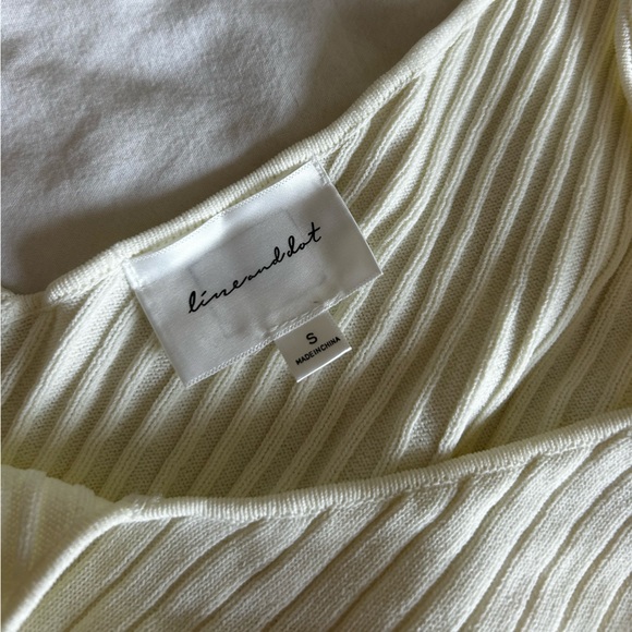 White tank top - Picture 2 of 2